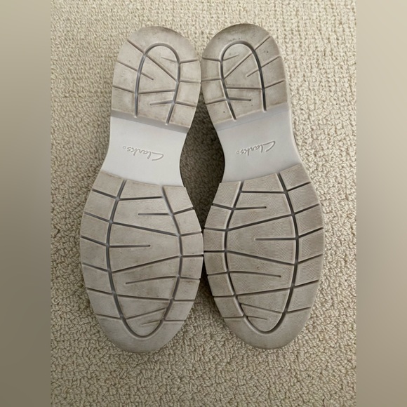 Clark’s Westlynn Bella Black Tan Loafers Chunky Sole Size 9.5 - Picture 4 of 6